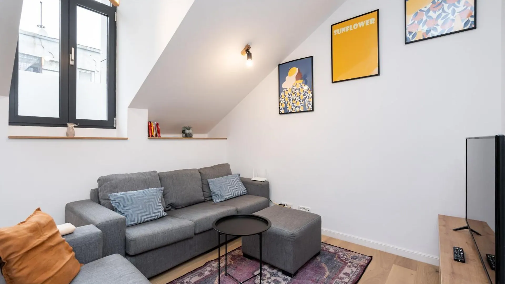 Apartament central nou cu 2 camere langa Piata Unirii Bucureşti